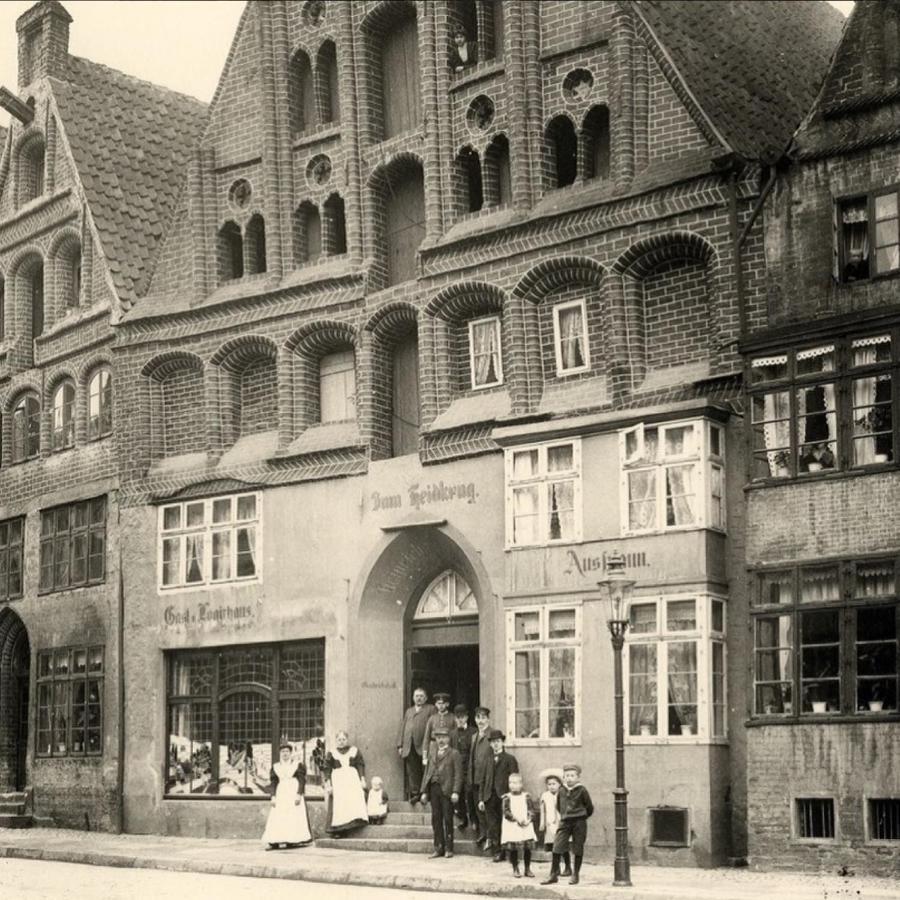 Hotel Zum Heidkrug & Cafe Lil Линебург Экстерьер фото